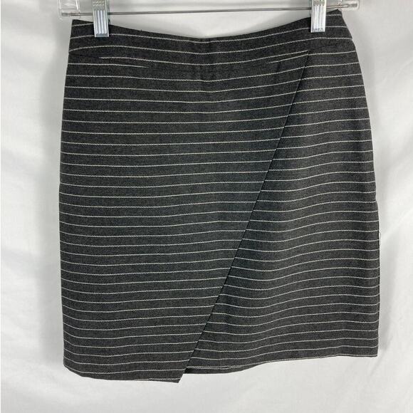 LOFT Faux Wrap Skirt Grey White Stripe Size 2 - Picture 1 of 8